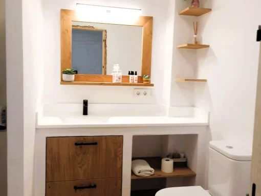 Reforma de baño al estilo ibicenco en Cunit