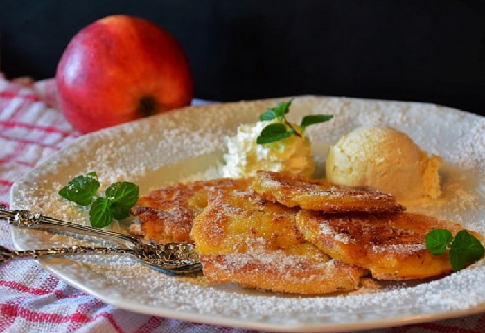 Buñuelos de manzana para la cuarentena en casa