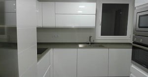 Kitchen project in Barcelona. Give the kitchen a feeling of more space.