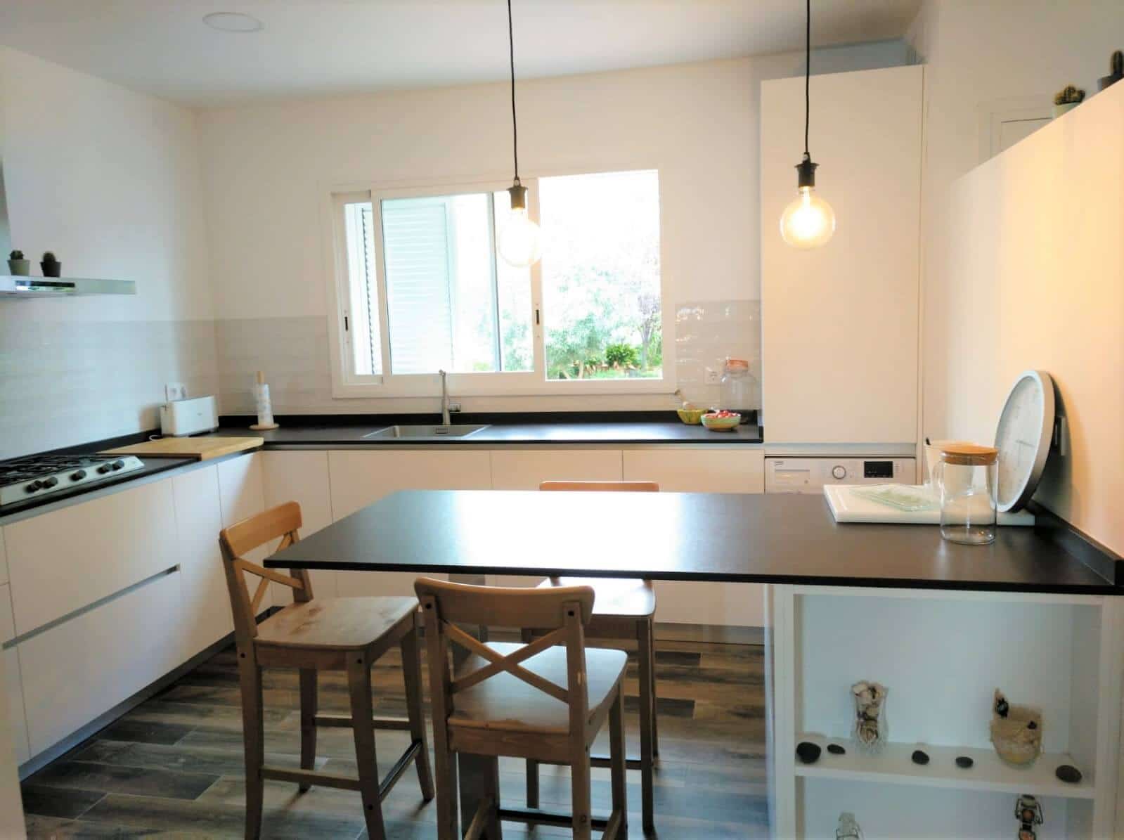 Una reforma integral de la cocina en estilo vintage